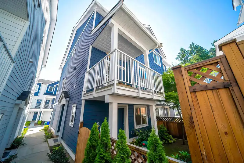 26 9762 182A STREET - photo 2 of 31