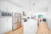 26 9762 182A STREET - thumbnail 14