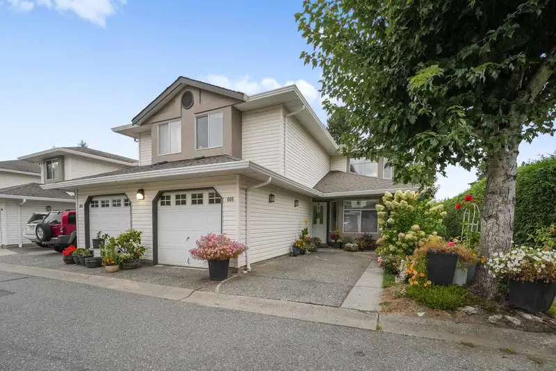 606 8260 SE 162 A STREET STREET - photo 2 of 20