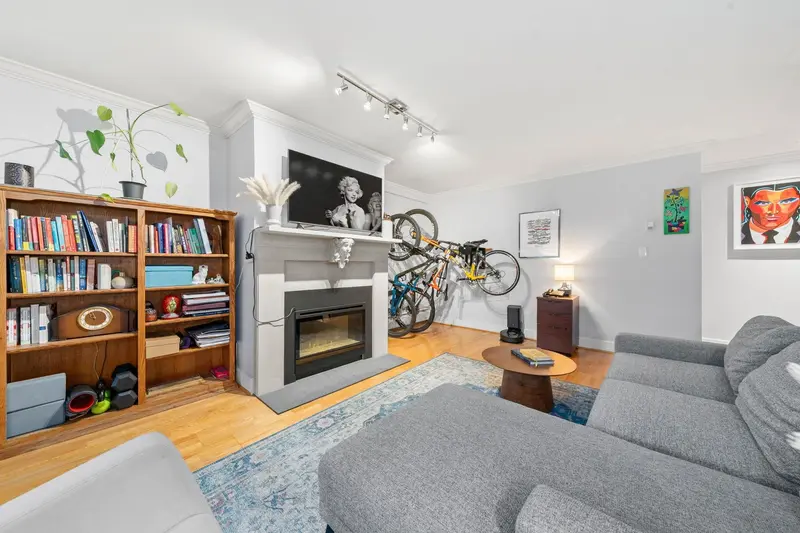 209 1720 W 12TH AVENUE - photo 4 of 25