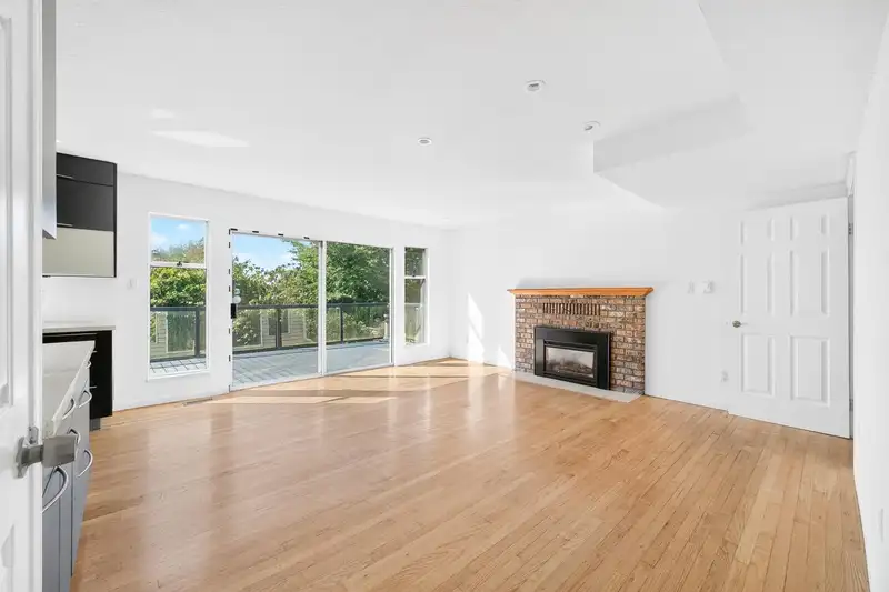 16290 78A AVENUE - photo 3 of 3