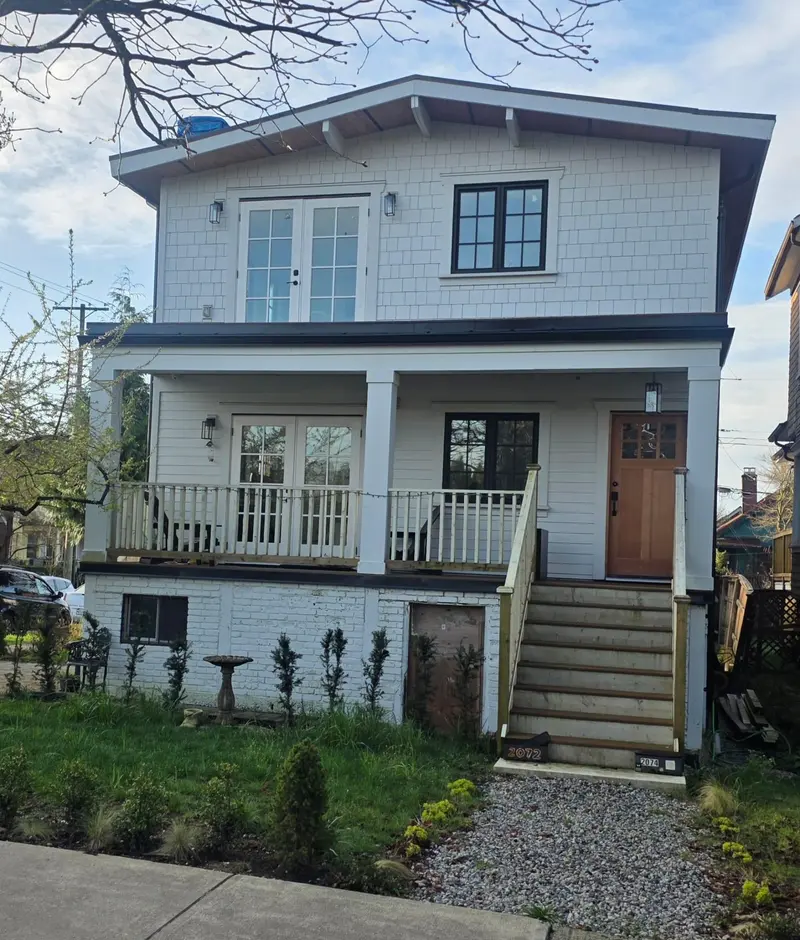 2072 KITCHENER STREET - photo 1 of 25