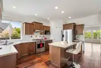 5849 148A STREET - thumbnail 8