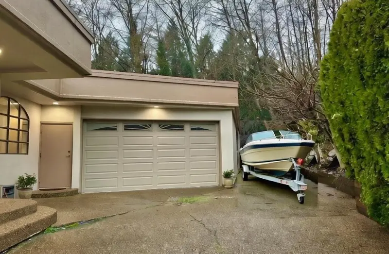 2490 WESTHILL COURT - photo 3 of 25