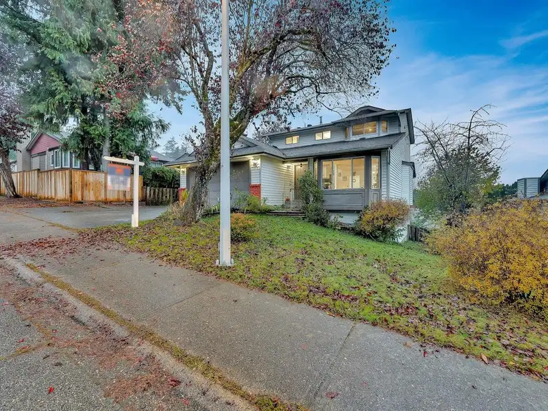 13831 80A AVENUE - photo 3 of 30