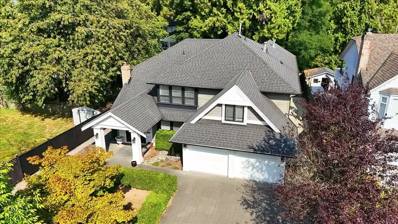 15229 111A AVENUE - photo 2 of 40