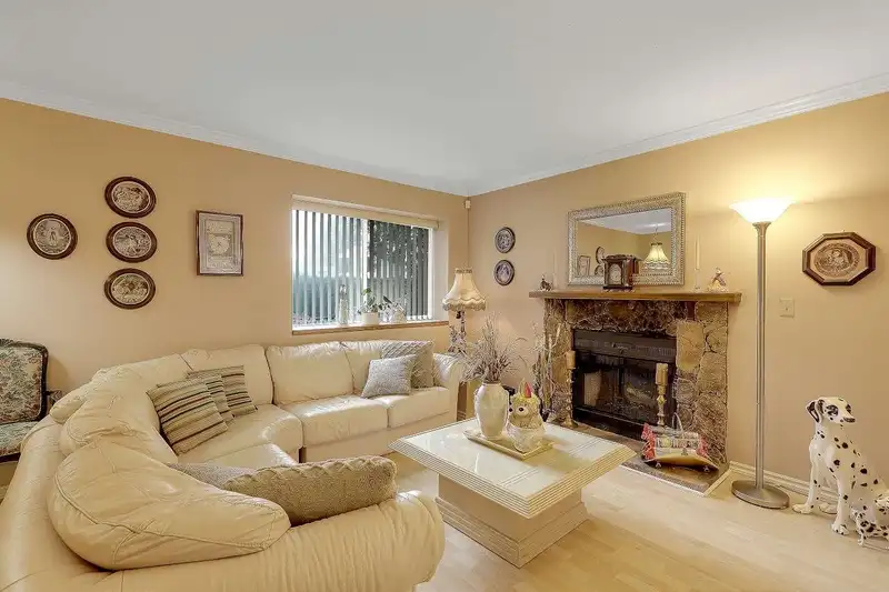 9145 122B STREET - photo 4 of 35