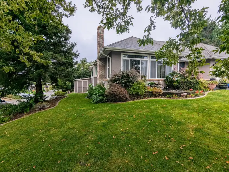 6477 179A STREET - photo 2 of 22