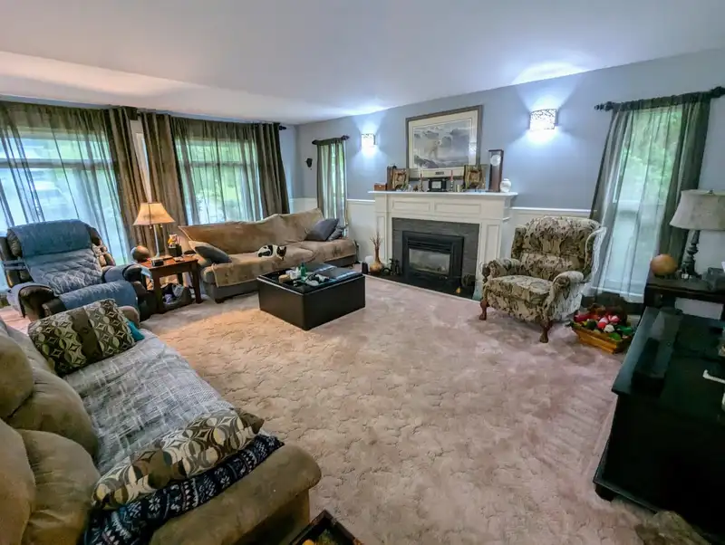 6477 179A STREET - photo 4 of 22