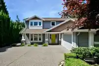 9709 CROWN CRESCENT - thumbnail 2