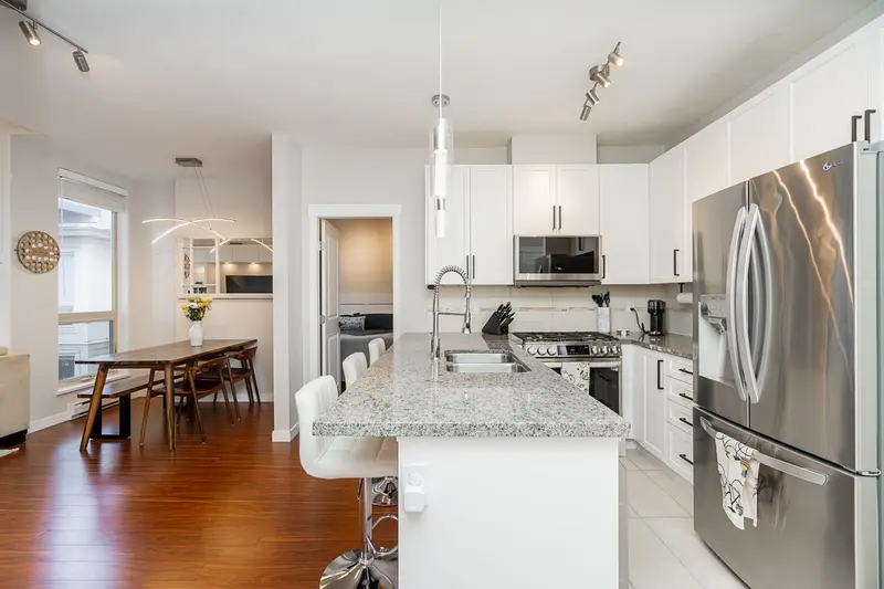 401 15918 26 AVENUE - photo 4 of 25