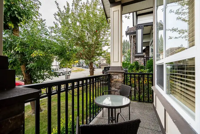 6265 141A STREET - photo 4 of 39