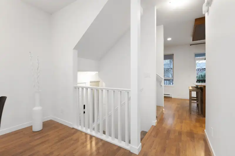 26 16789 60 AVENUE - photo 2 of 29