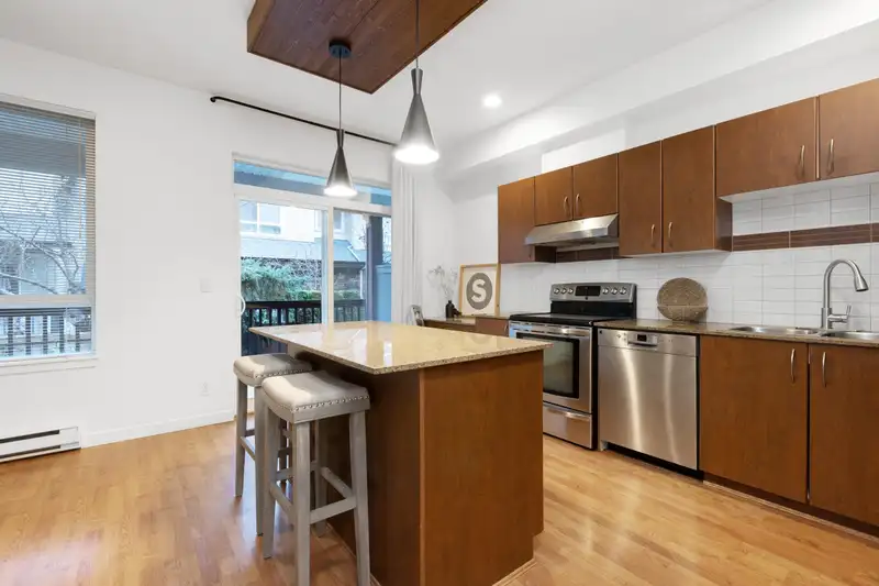 26 16789 60 AVENUE - photo 3 of 29