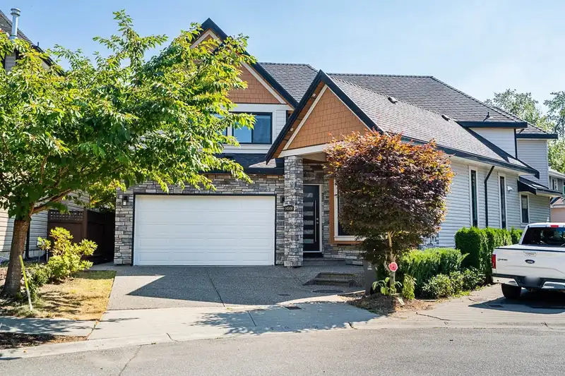 14500 59A AVENUE - photo 1 of 40