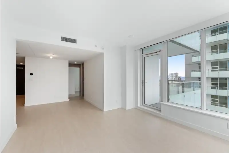 2502 13768 100 AVENUE - photo 2 of 8