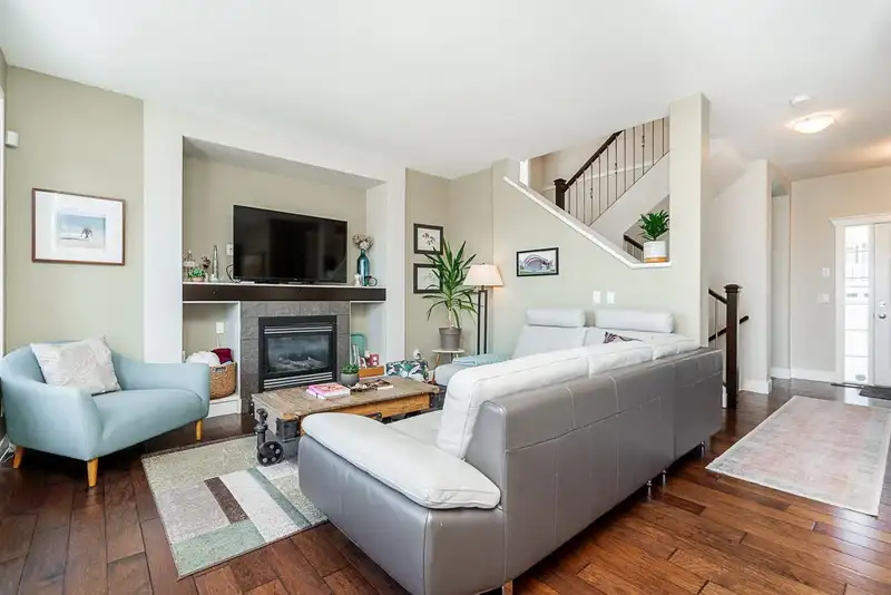 6069 163B STREET - photo 2 of 40
