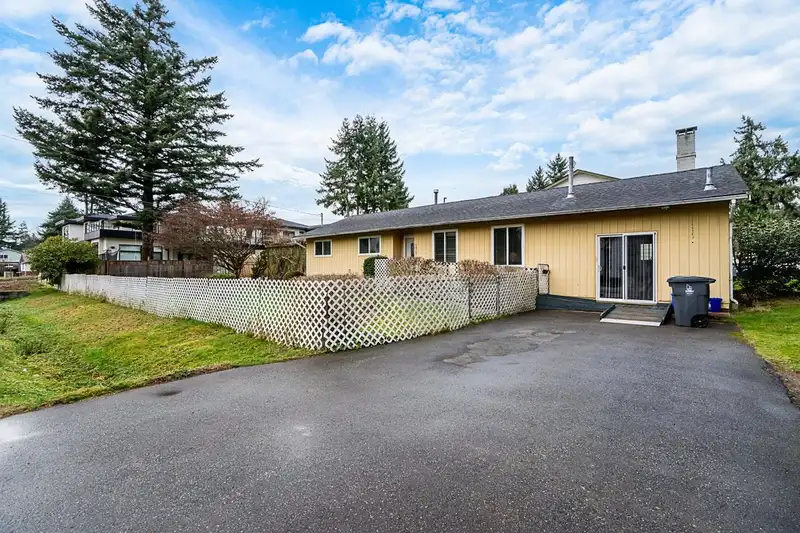 14747 90A AVENUE - photo 1 of 38