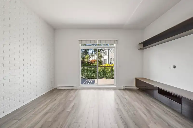 55 15340 GUILDFORD DRIVE - photo 2 of 31