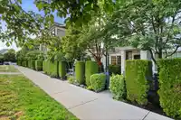 10 7348 192A STREET - thumbnail 3