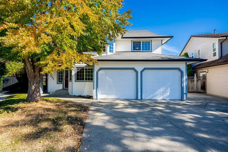 5966 186 STREET - photo 2 of 40