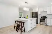 10390 158B STREET - thumbnail 3