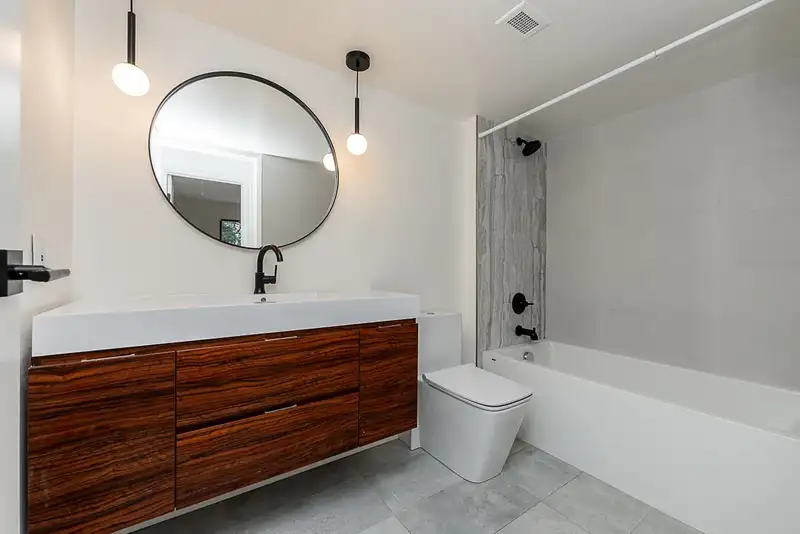 3209 13827 100 AVENUE - photo 1 of 35