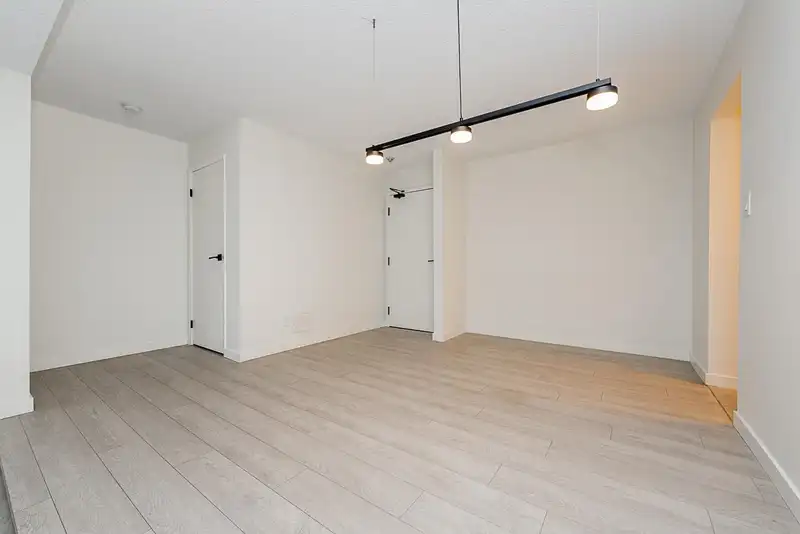 3209 13827 100 AVENUE - photo 4 of 35