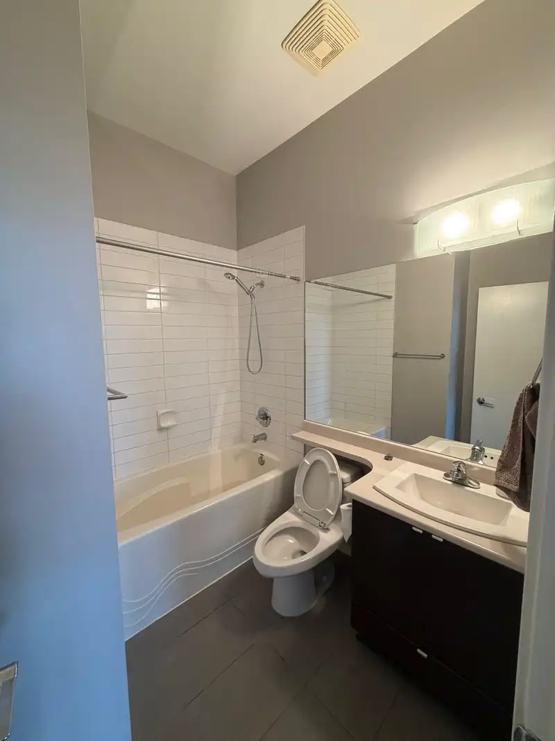 531 13733 107A AVENUE - photo 4 of 9