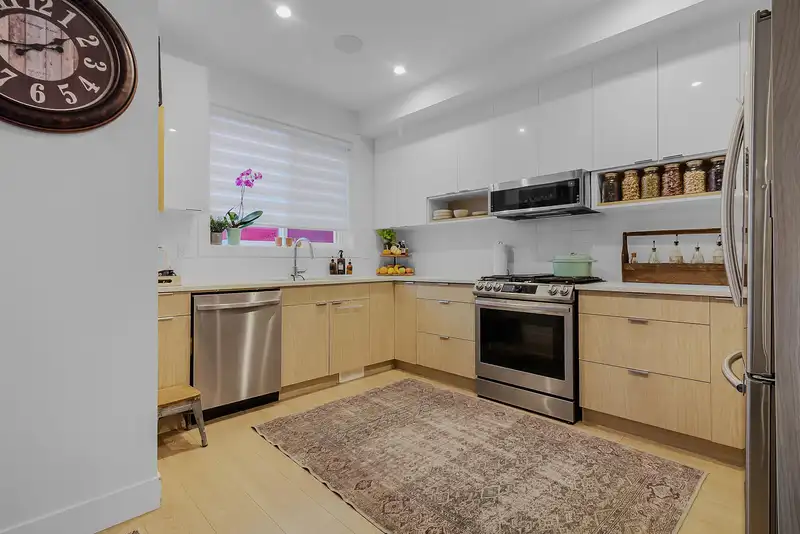 3 8140 166 STREET - photo 3 of 37