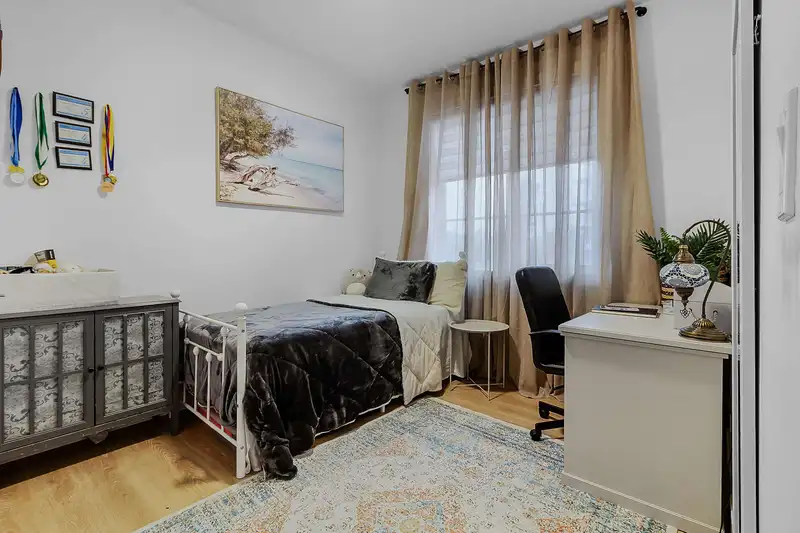 3 8140 166 STREET - photo 4 of 37