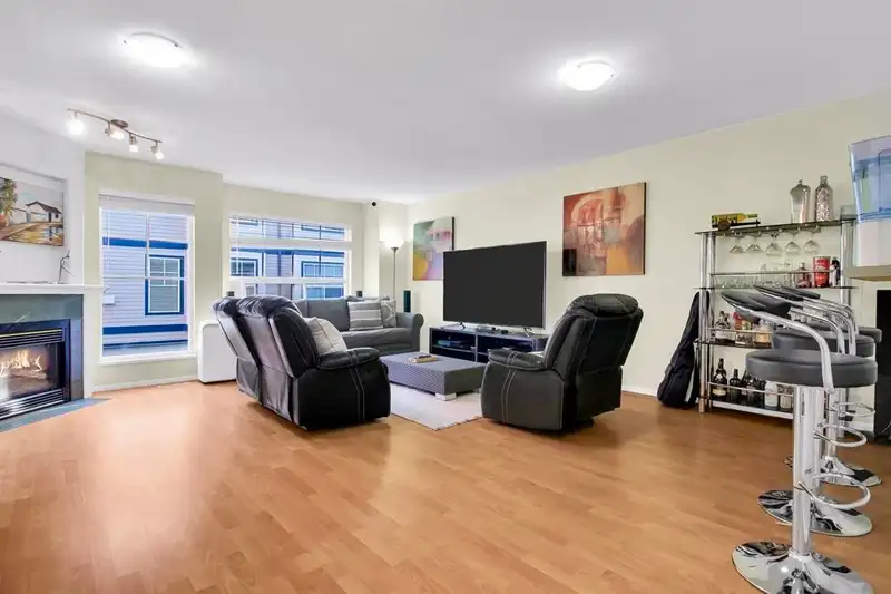 503 9118 149 STREET - photo 1 of 21