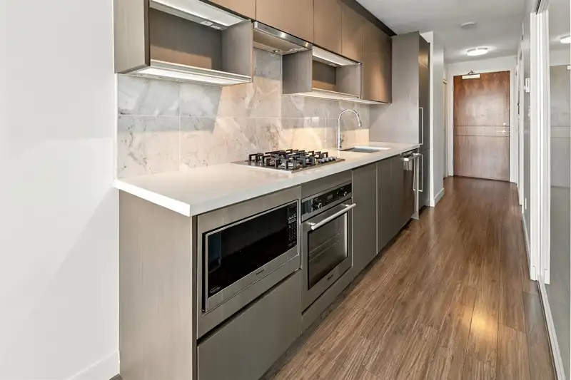 2611 13696 100 AVENUE - photo 4 of 16