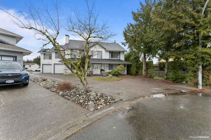 8883 157 STREET - photo 2 of 40