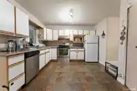 8883 157 STREET - thumbnail 13