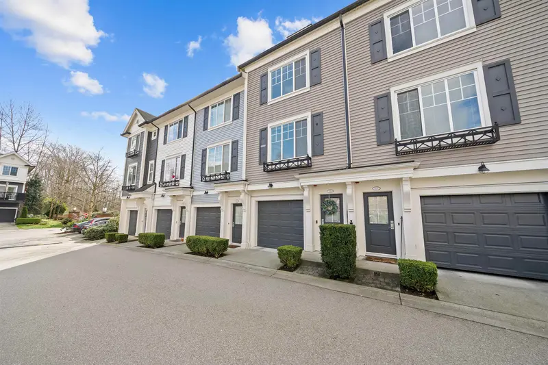 128 3010 RIVERBEND DRIVE - photo 4 of 25