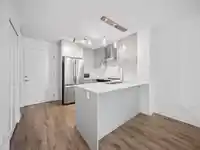 306 6338 KING GEORGE BOULEVARD - thumbnail 13