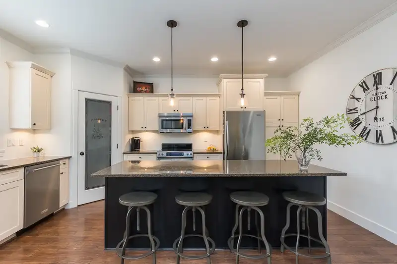 17981 71 AVENUE - photo 3 of 39