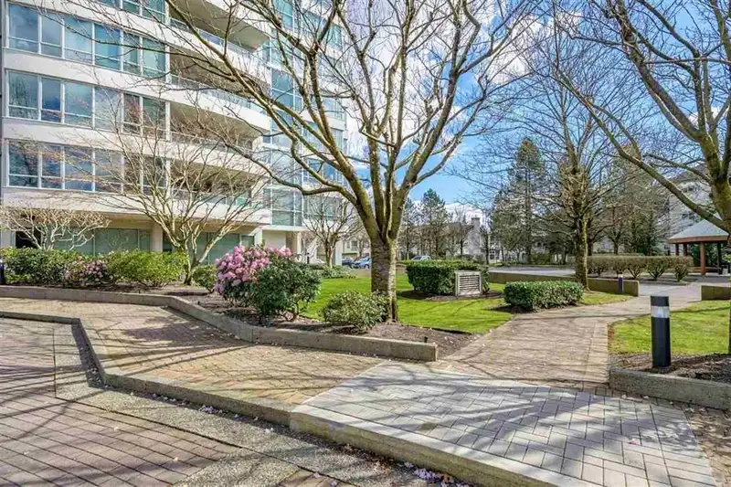 505 15038 101 AVENUE - photo 2 of 25