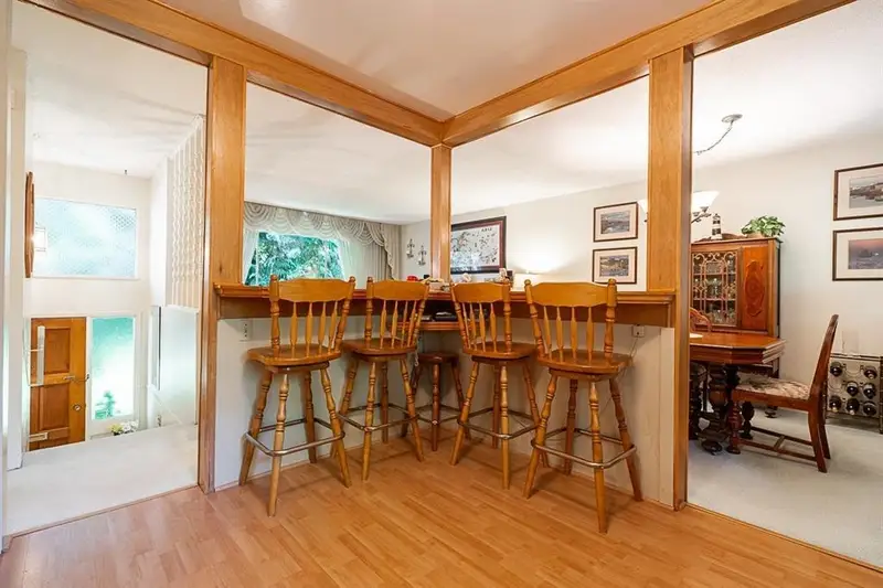 19850 54 AVENUE - photo 2 of 25