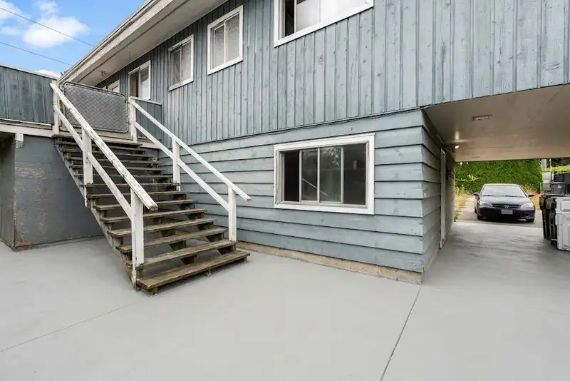 14042 110 AVENUE - photo 3 of 26