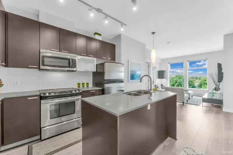 454 6758 188 STREET - photo 1 of 32