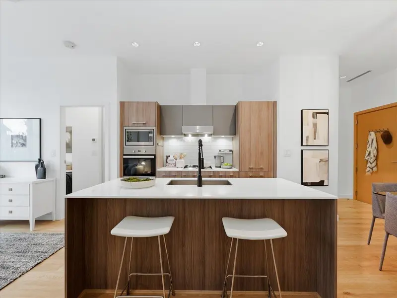 107 2221 E 30TH AVENUE - photo 2 of 25