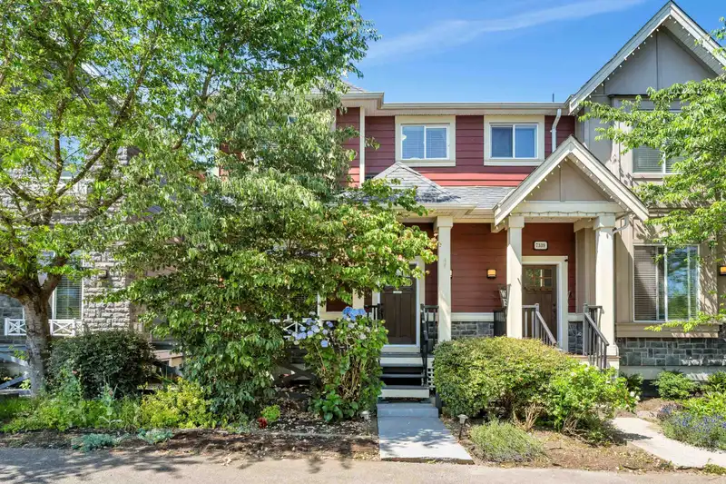 7337 192 STREET - photo 2 of 40