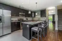 25 6383 140 STREET - thumbnail 14