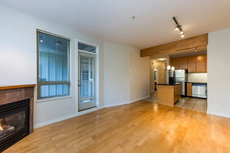 208 560 RAVEN WOODS DRIVE - photo 2 of 25