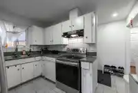 7366 128A STREET - thumbnail 2