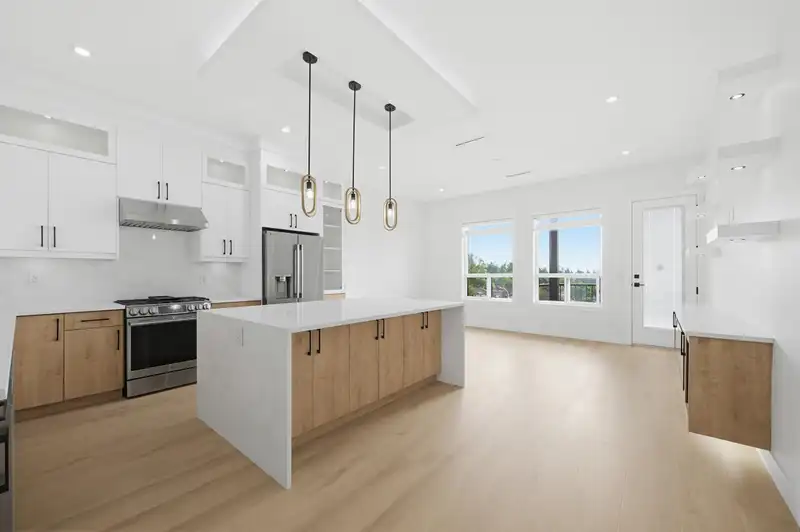 101 8136 168 STREET - photo 2 of 40