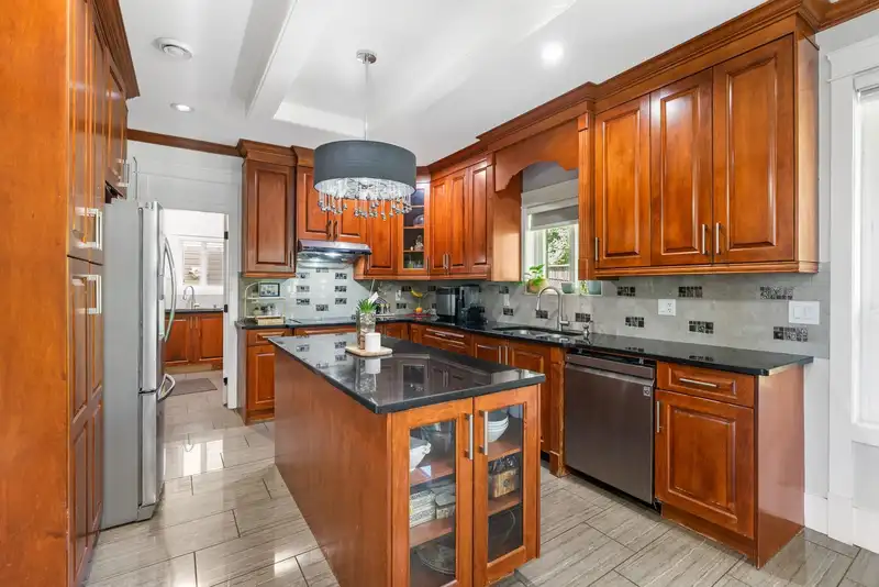 6287 148A STREET - photo 4 of 36