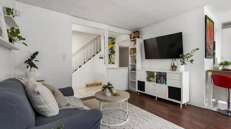 152 15235 105 AVENUE - photo 3 of 27